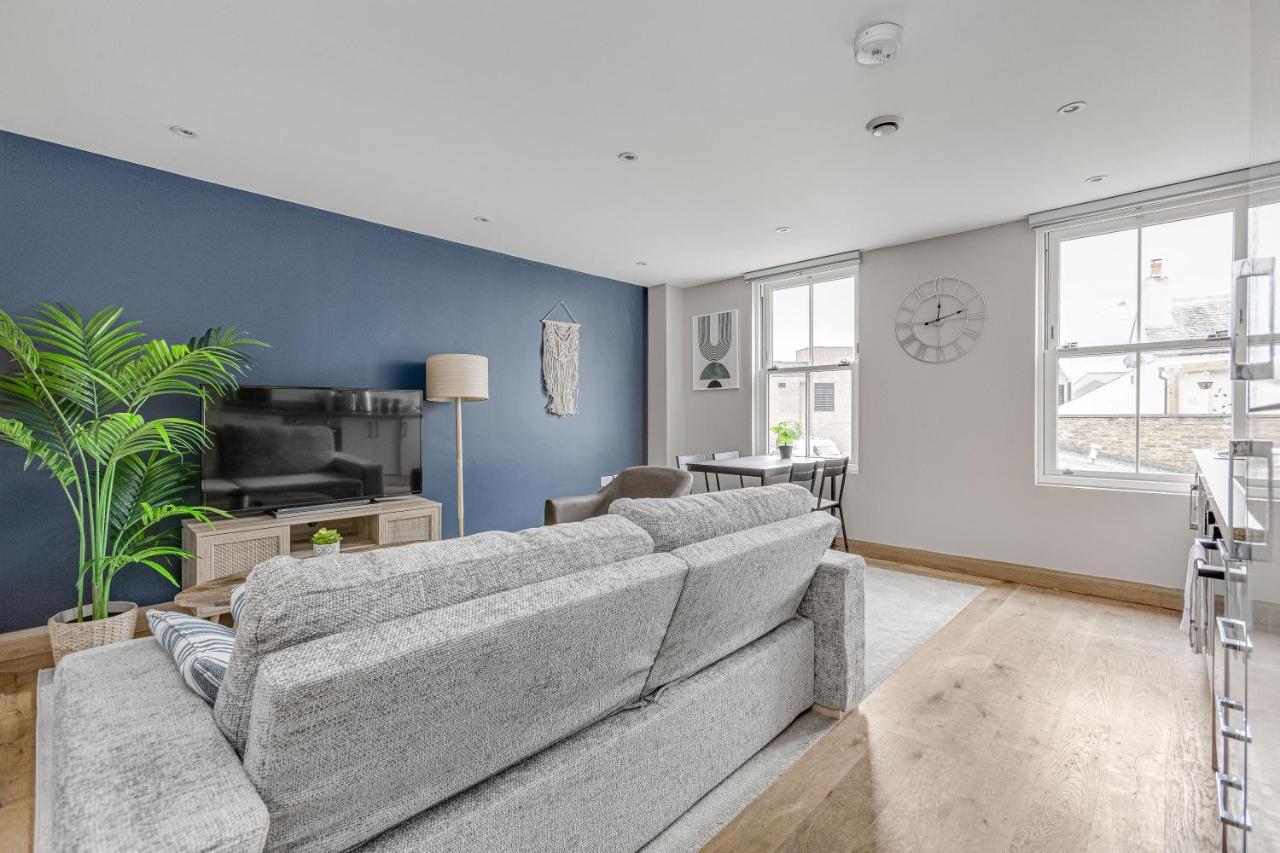 Contemporary 2 Bedroom Apt, Town Centre By Tent Serviced Apartments Chertsey Extérieur photo